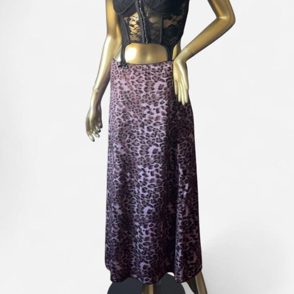 Leopard print midi skirt